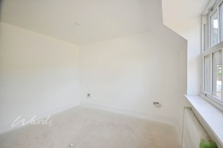 4 bedroom semi-detached house to rent - Photo 4