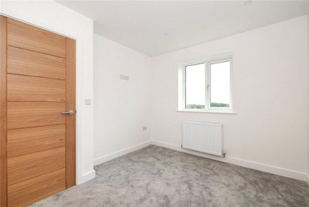 5 bedroom detached house to rent - Photo 4