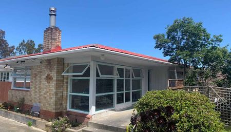 Tidy 3 bedroom home in a Handy Location - Photo 2