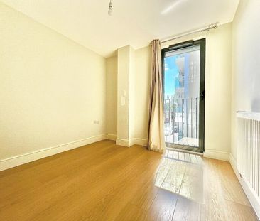 2 Bed Flat, Charter House, IG1 - Photo 3