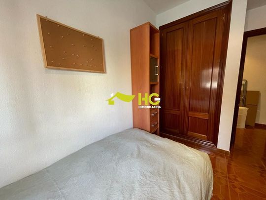 Piso de alquiler en Centro - Photo 1