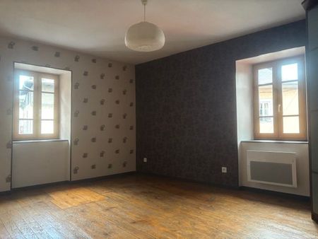 Location Appartement 3 pièces 75m² BAGNERES DE BIGORRE 65200 - Photo 2