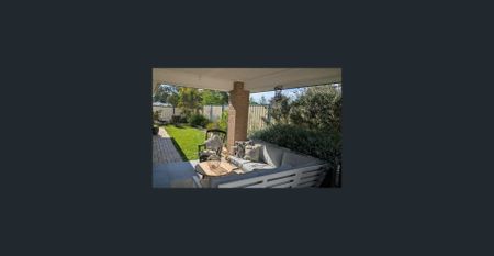 Spacious Contemporary Home - Photo 5