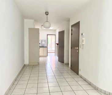 Ruim 1-slaapkamerappartement met terras. - Photo 1