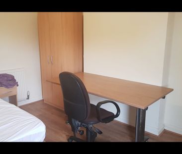 Room in a Shared Flat, Lower Broughton Road, M7 - Photo 1