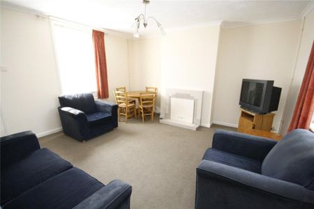 4 bedroom semi-detached house to rent - Photo 2