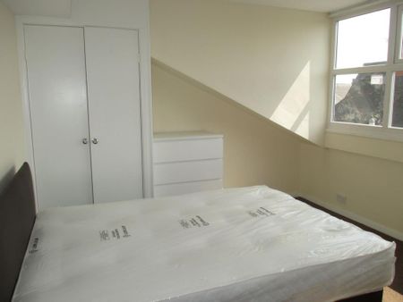 6 bedroom house to rent - Photo 2