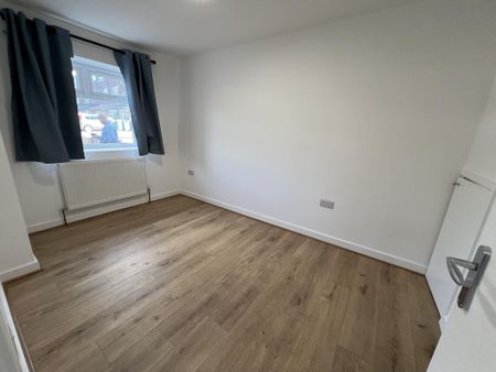 4 bedroom townhouse to rent - Photo 5