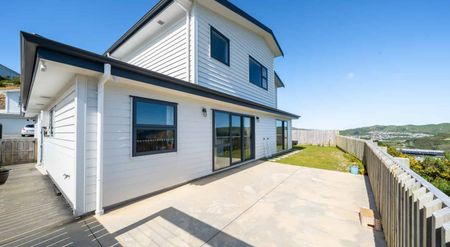 Spacious 4-Bedroom Family Home - Photo 5