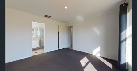 Modern Family Home in Dubbo - Photo 4