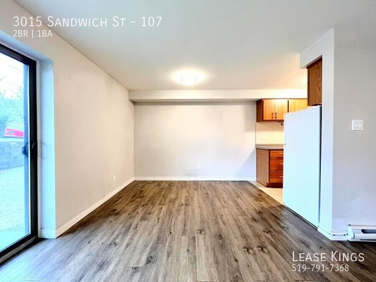 Large ALL INCLUSIVE 2 Bed 1 Bath Main Floor Unit Minutes from University of Windsor - Photo 1