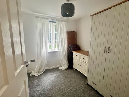 2 Bed Flat, Murray Avenue, LS10 - Photo 3