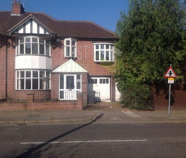6 bedroom semi-detached house to rent - Photo 3