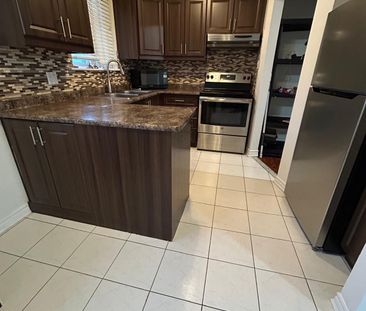 For Lease - 783 Consort Crescent, Mississauga, Ontario - Photo 6