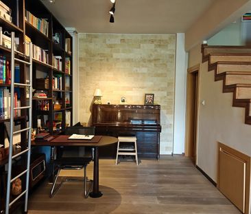 For Rent - Detached house 210 m² in Thessaloniki - Φωτογραφία 1