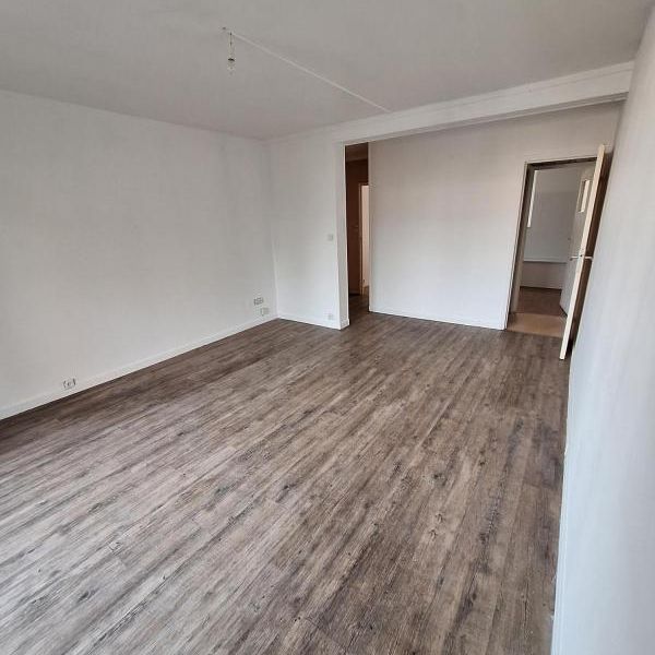 T4 AU 112 RUE LEON JOUHAUX - Photo 1