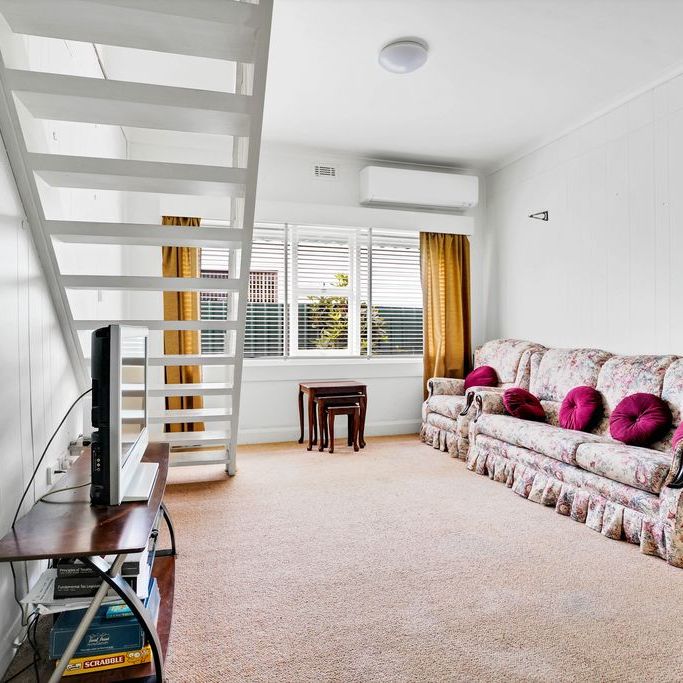 Share house with 1 room available for $195 per week - Photo 1