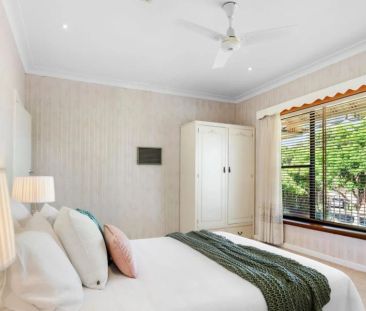 Charming 4-Bedrooms Family Home in Sought-After Beaumont - Photo 6