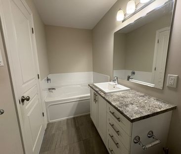 For Lease - 324 Rainrock Crescent, Orleans - Convent Glen and Area,... - Photo 4