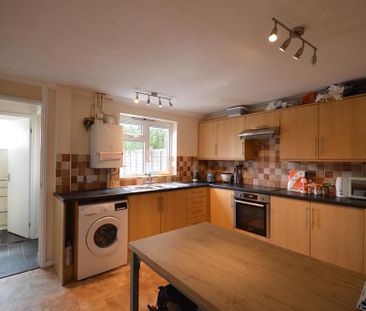 4 bedroom terraced house to rent - Photo 5