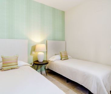 Ground Floor Apartment in Los Flamingos - Photo 2