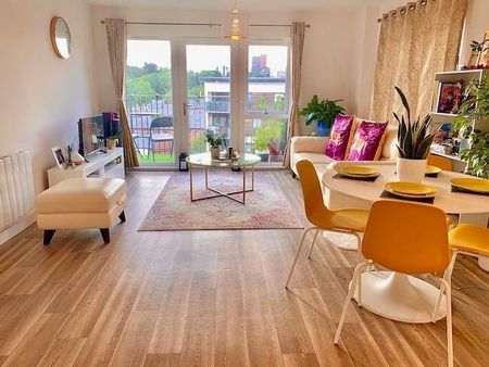 2 bedroom apartment to rent - Photo 3