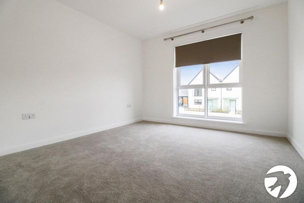 2 bedroom coach house to rent - Photo 1