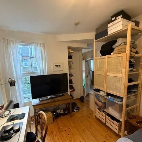 Studio Flat, Belgrade Road, N16 - Photo 1