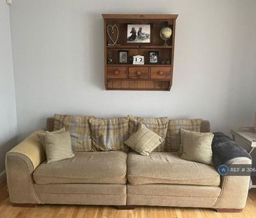 2 bedroom semi-detached house to rent - Photo 2