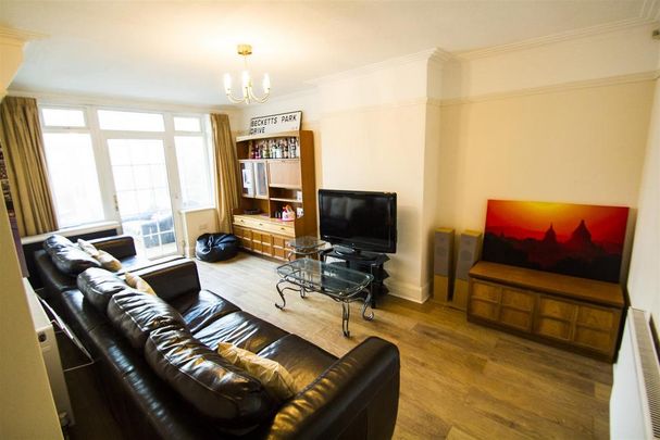 4 bedroom semi-detached house to rent - Photo 1