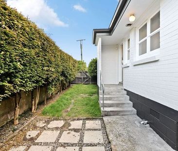 Welcome to your new home on River Road, a charming two-bedroom apar... - Photo 5