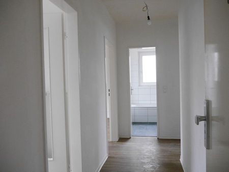 ﻿Schöne 2-Zimmer-Wohnung mit Tageslichtbad und Balkon in Maintal-Bischofsheim zu vermieten - Photo 2