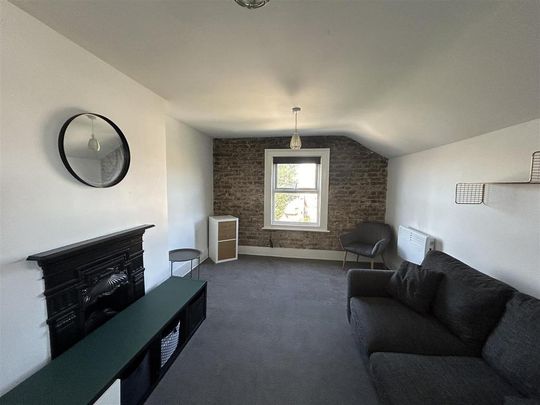 Studio to rent - Photo 1
