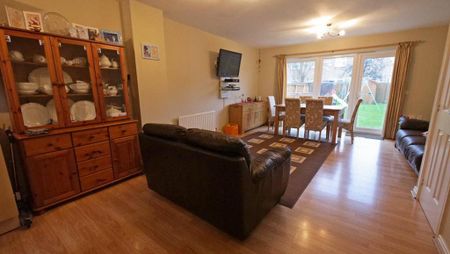 3 bedroom terraced house to rent - Photo 4