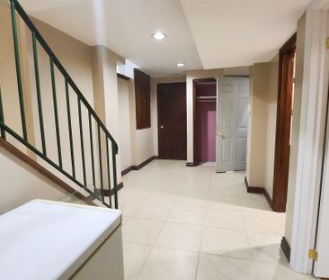 For Lease - 9 Springer Drive, Richmond Hill, Ontario - Photo 3