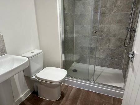 3 bedroom semi-detached house to rent - Photo 2