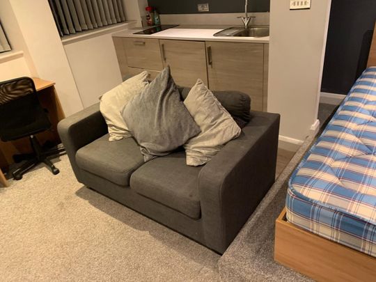 Studio Flat, Bracken House, M1 - Photo 1