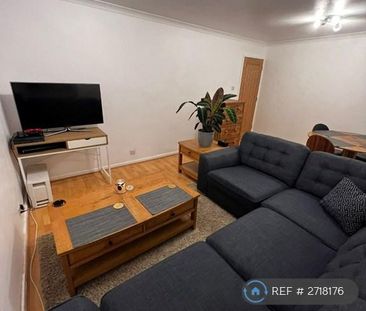 1 bedroom in a flat share to rent - Photo 3