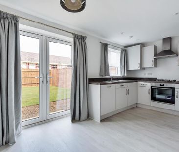 3 bedroom semi-detached house to rent - Photo 5