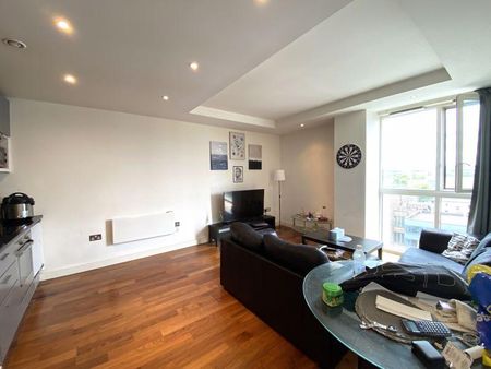1 bedroom flat to rent - Photo 2
