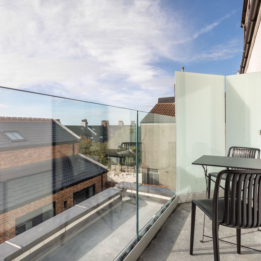 1 Bed Terraced House, Hythe Road, BN1 - Photo 1