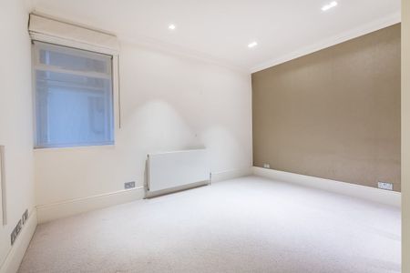 3 bedroom flat to rent - Photo 3