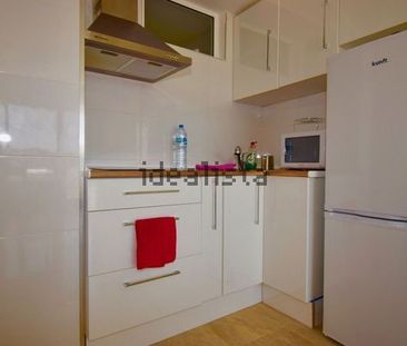 Alquiler de piso en Urbanizaciones - Photo 2