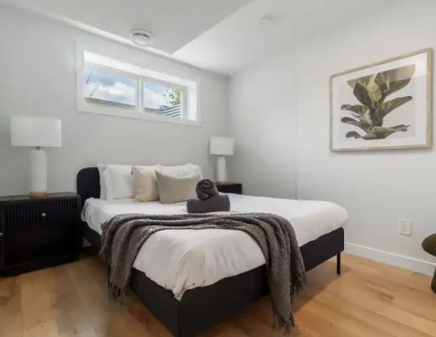 Stylish 1 bdrm lower suite! | 16812 31 Avenue Southwest, Edmonton - Photo 1