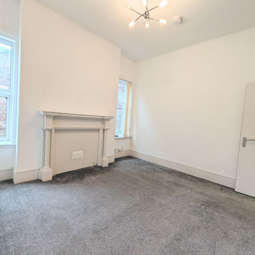 2 Bed Flat, Burns Street, NG7 - Photo 1