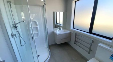 Near New Three-bedroom Home - Photo 5