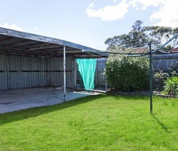 Beautiful 3 Bedroom Home - Photo 3