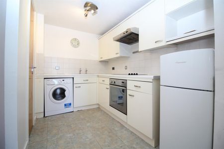 1 Bedroom Flat - Purpose Built To Let - Photo 3