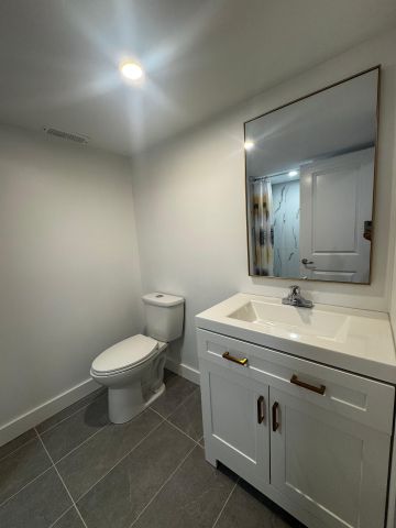 For Lease - 2618 Buroak Drive, London North, Ontario - Photo 4