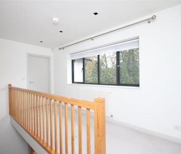 4 bedroom detached house to rent - Photo 4